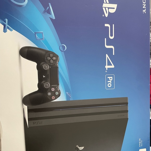 PlayStation 4 Pro + 18 Games